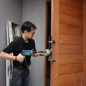 hướng dẫn lắp khóa vân tay có tay cầm